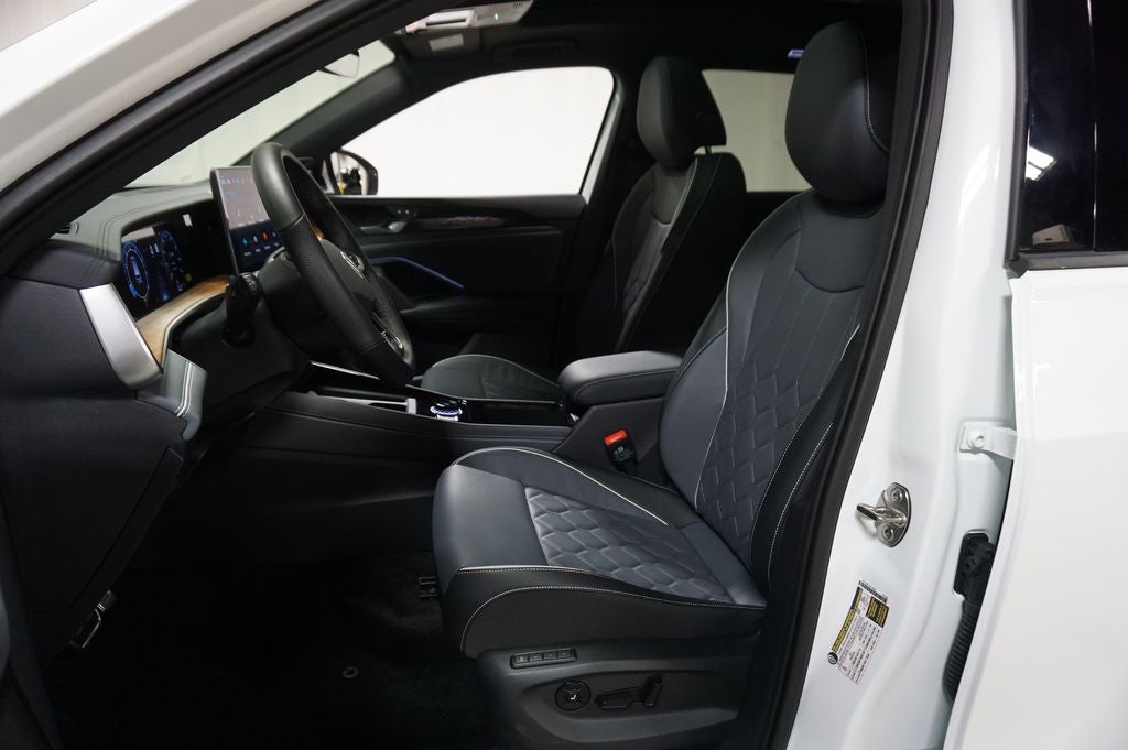 2025 Volkswagen Tiguan 2.0T SEL R-Line