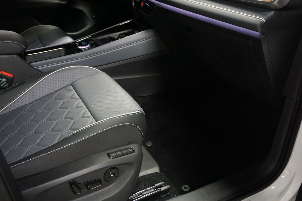 2025 Volkswagen Tiguan 2.0T SEL R-Line