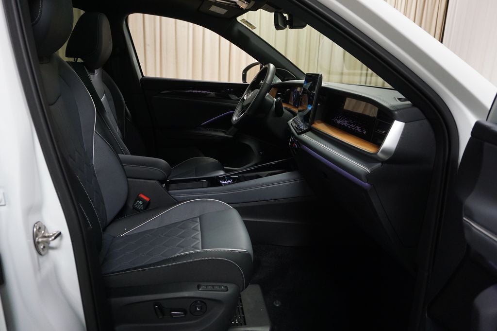 2025 Volkswagen Tiguan 2.0T SEL R-Line