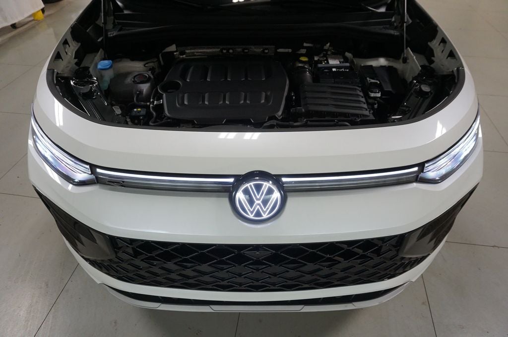 2025 Volkswagen Tiguan 2.0T SEL R-Line