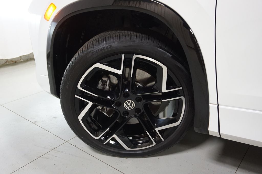 2025 Volkswagen Tiguan 2.0T SEL R-Line