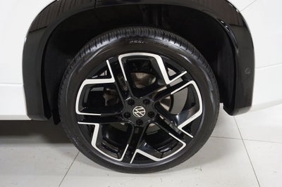 2025 Volkswagen Tiguan 2.0T SEL R-Line