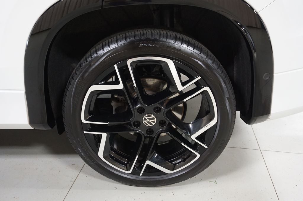 2025 Volkswagen Tiguan 2.0T SEL R-Line
