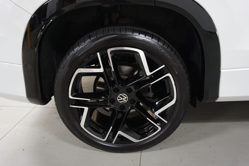 2025 Volkswagen Tiguan 2.0T SEL R-Line