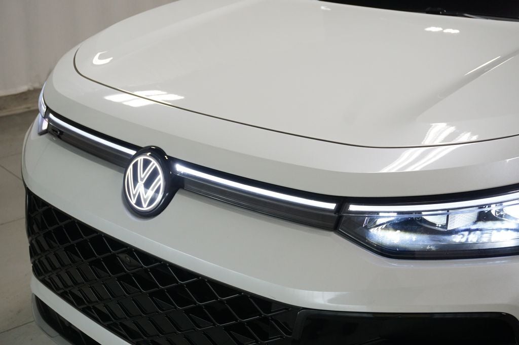 2025 Volkswagen Tiguan 2.0T SEL R-Line
