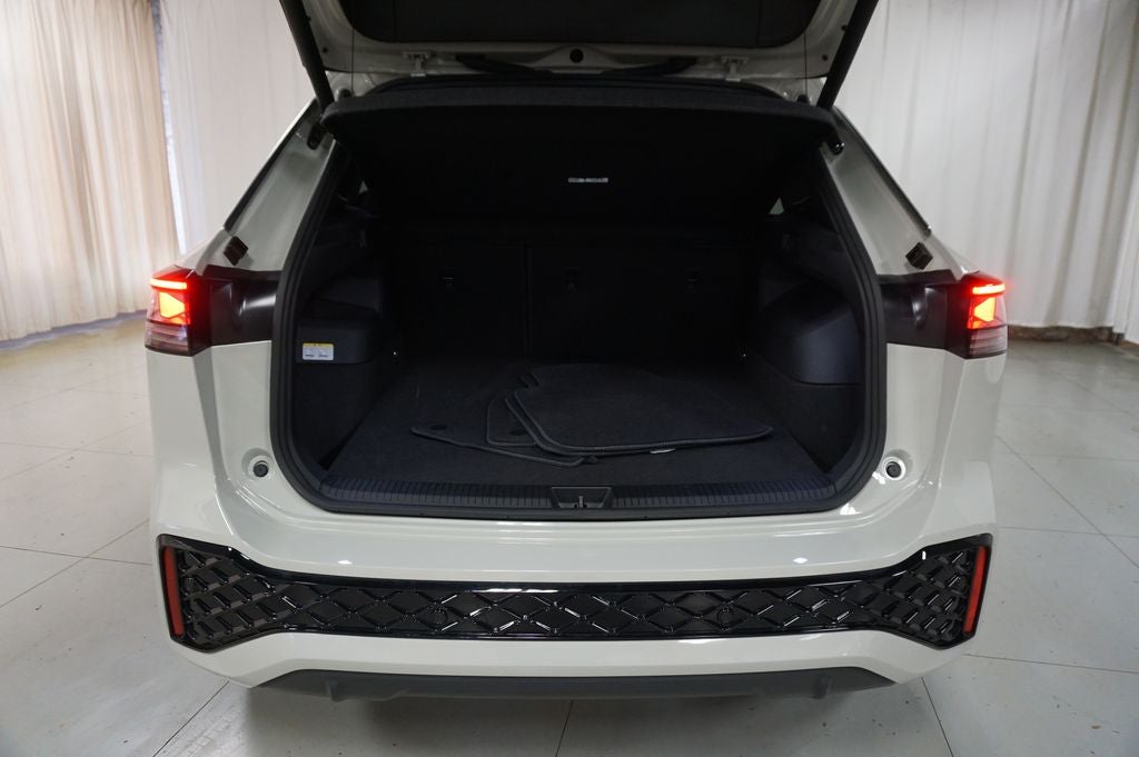 2025 Volkswagen Tiguan 2.0T SEL R-Line