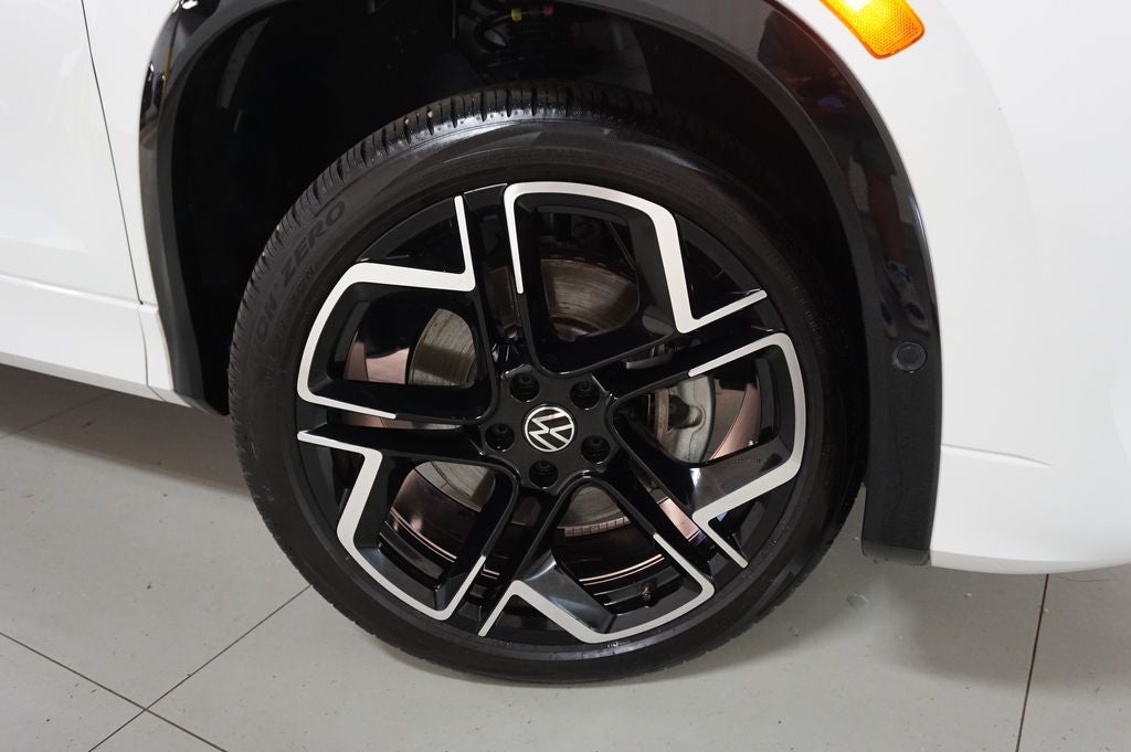 2025 Volkswagen Tiguan 2.0T SEL R-Line