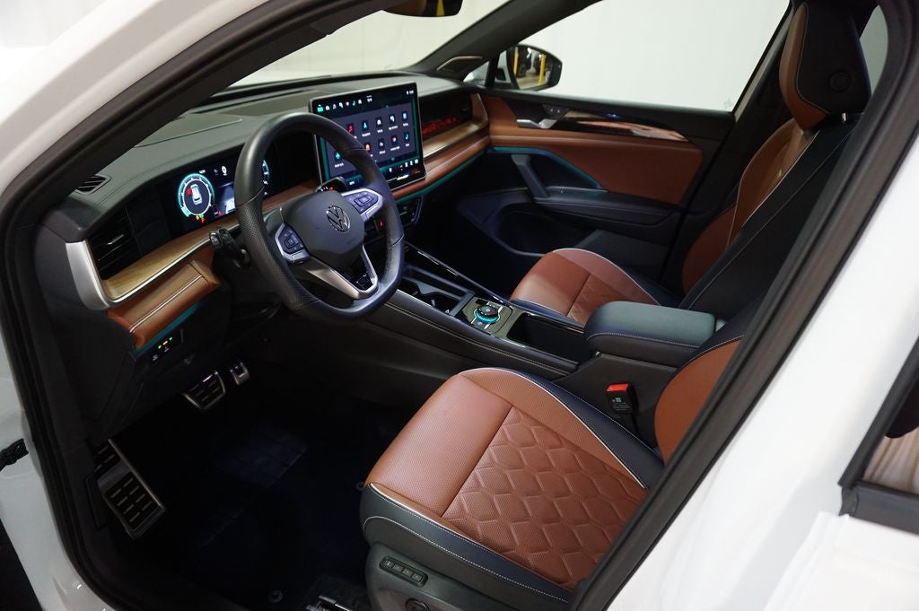 2025 Volkswagen Tiguan 2.0T SEL R-Line