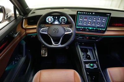 2025 Volkswagen Tiguan 2.0T SEL R-Line