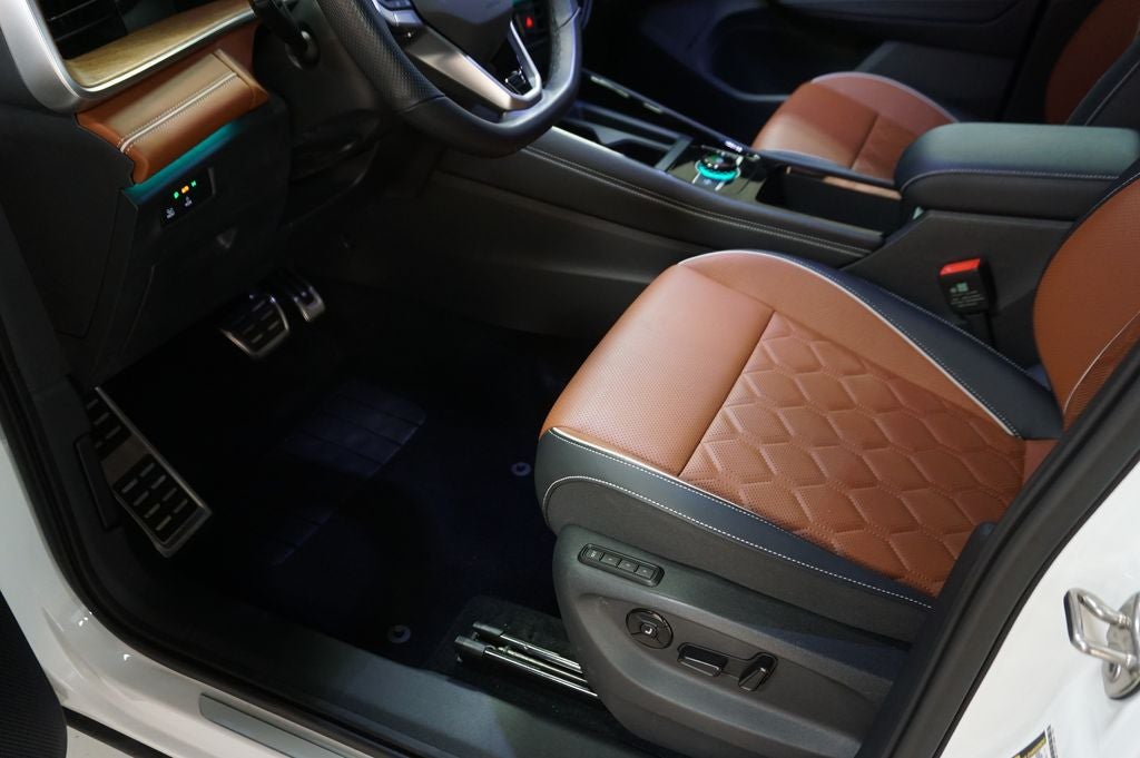 2025 Volkswagen Tiguan 2.0T SEL R-Line