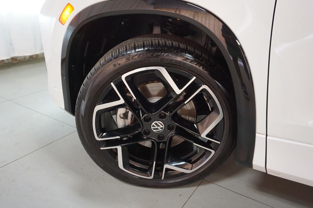2025 Volkswagen Tiguan 2.0T SEL R-Line