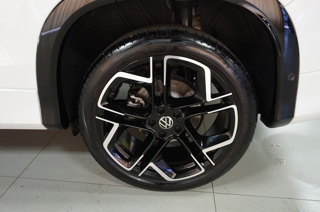 2025 Volkswagen Tiguan 2.0T SEL R-Line