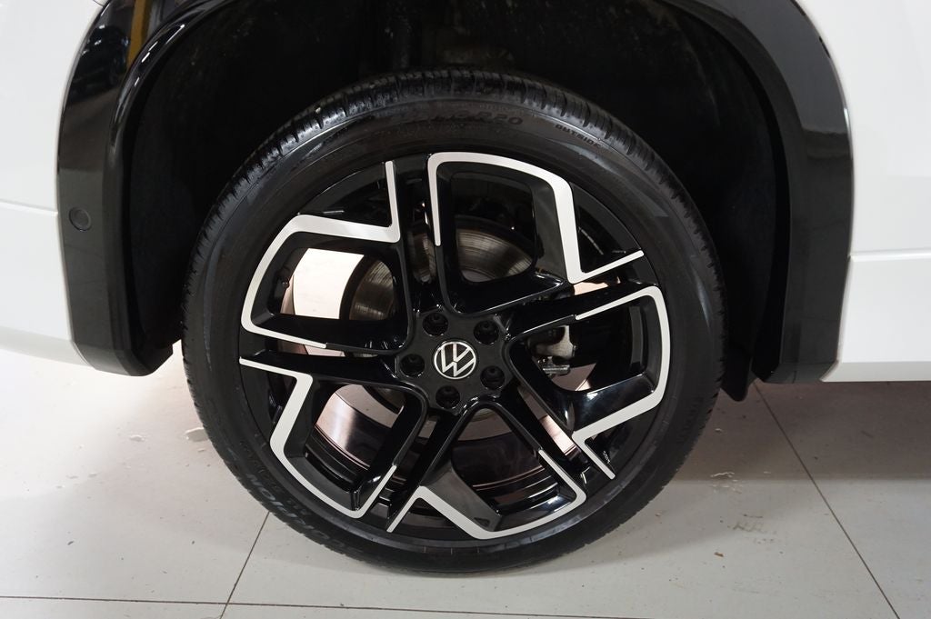 2025 Volkswagen Tiguan 2.0T SEL R-Line