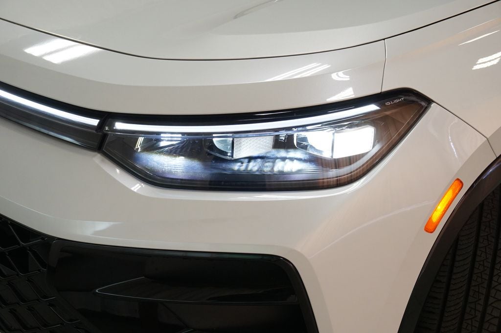2025 Volkswagen Tiguan 2.0T SEL R-Line