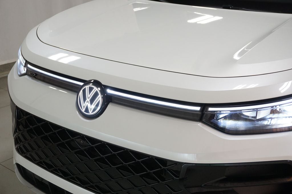 2025 Volkswagen Tiguan 2.0T SEL R-Line