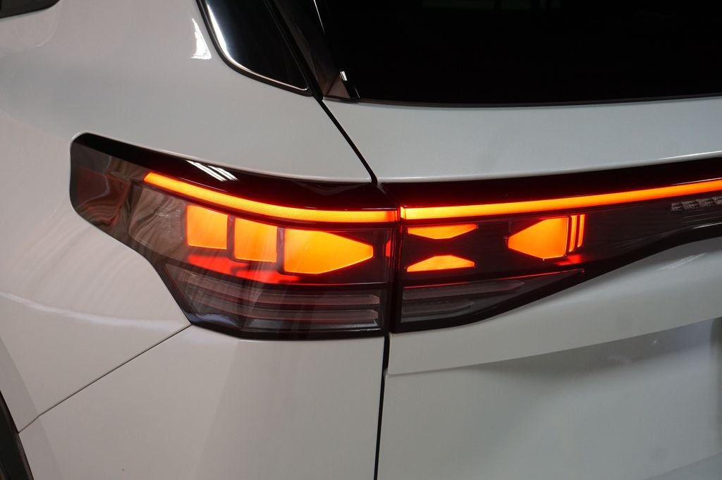 2025 Volkswagen Tiguan 2.0T SEL R-Line