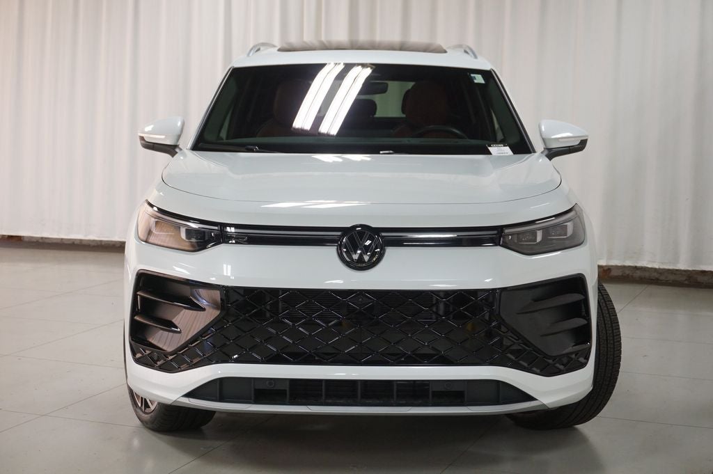 2025 Volkswagen Tiguan 2.0T SEL R-Line
