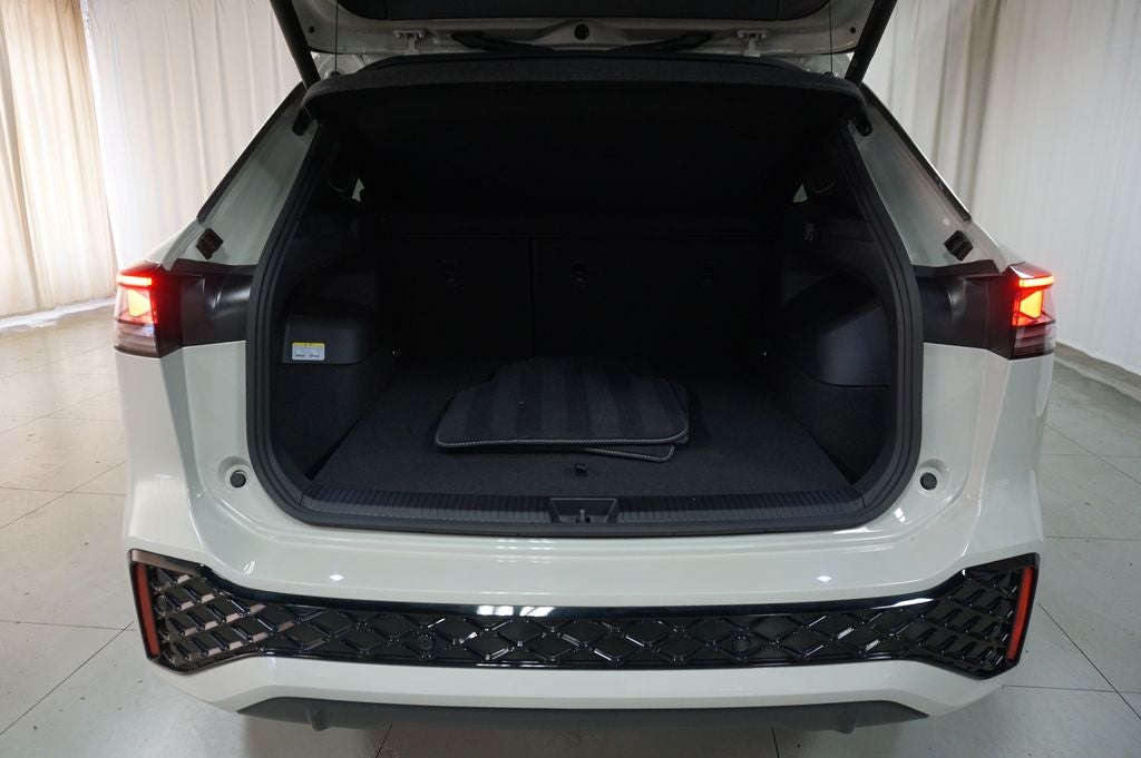 2025 Volkswagen Tiguan 2.0T SEL R-Line