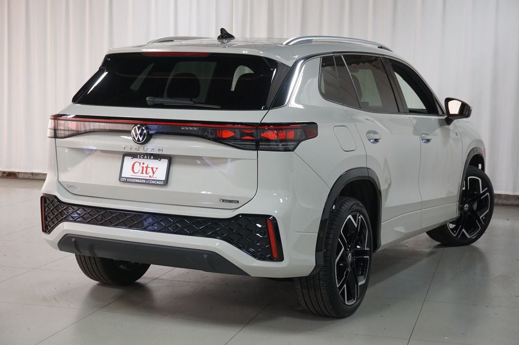 2025 Volkswagen Tiguan 2.0T SEL R-Line