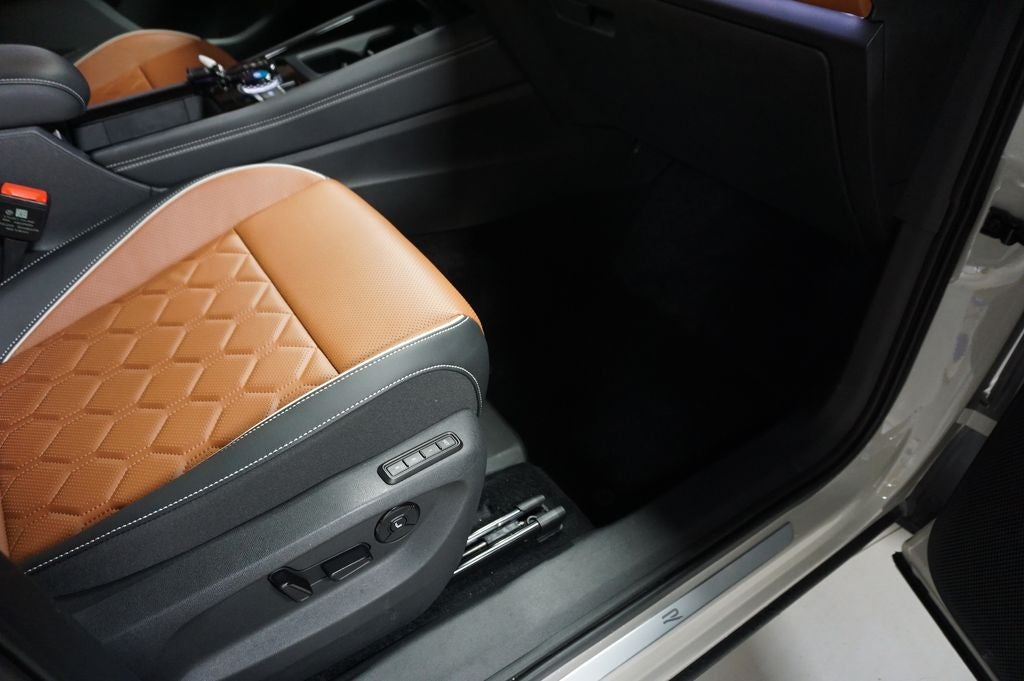 2025 Volkswagen Tiguan 2.0T SEL R-Line