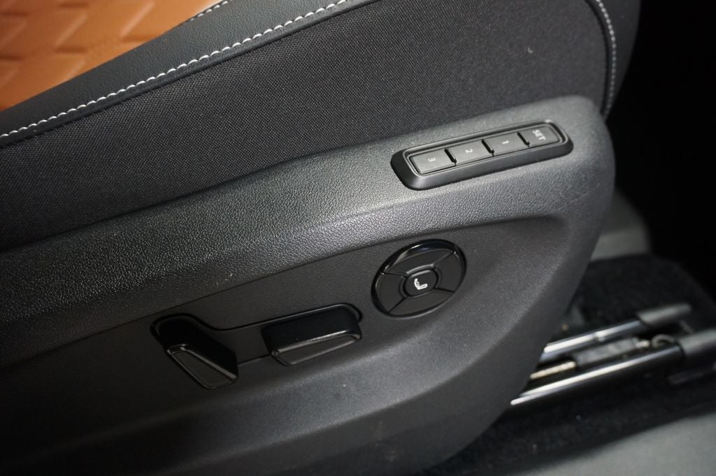 2025 Volkswagen Tiguan 2.0T SEL R-Line