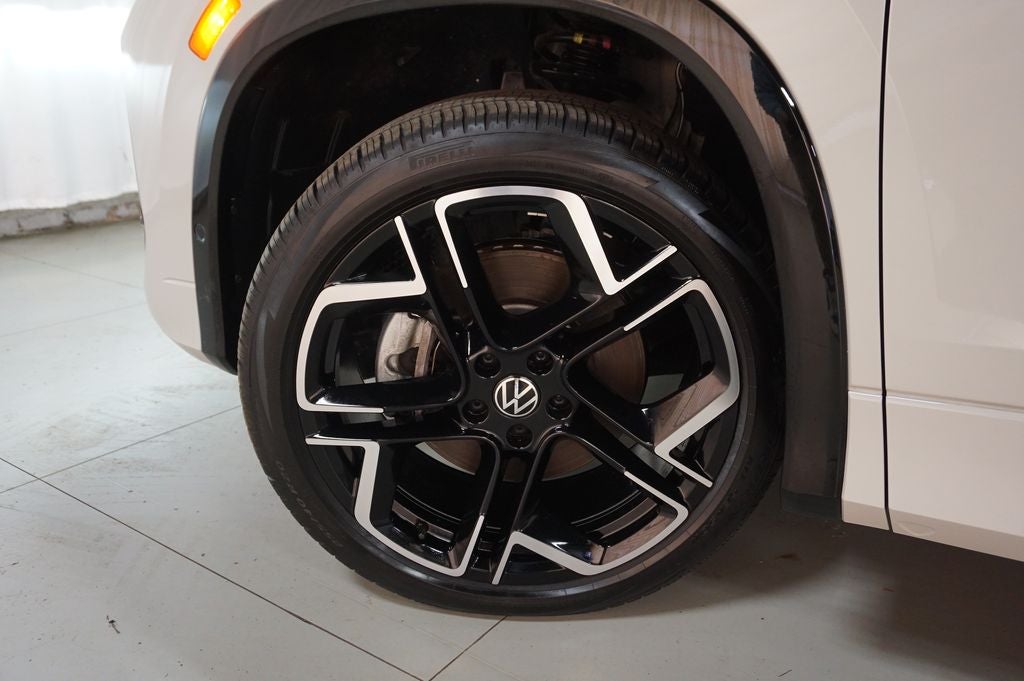 2025 Volkswagen Tiguan 2.0T SEL R-Line