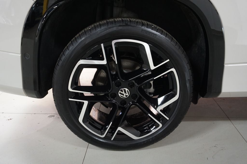 2025 Volkswagen Tiguan 2.0T SEL R-Line