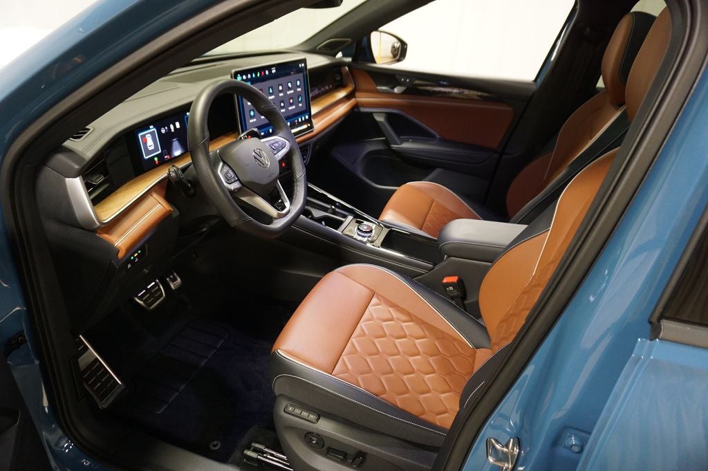 2025 Volkswagen Tiguan 2.0T SEL R-Line