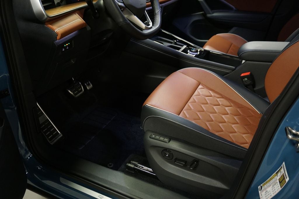 2025 Volkswagen Tiguan 2.0T SEL R-Line