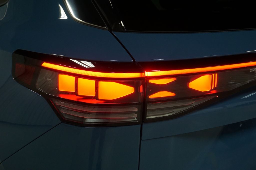 2025 Volkswagen Tiguan 2.0T SEL R-Line