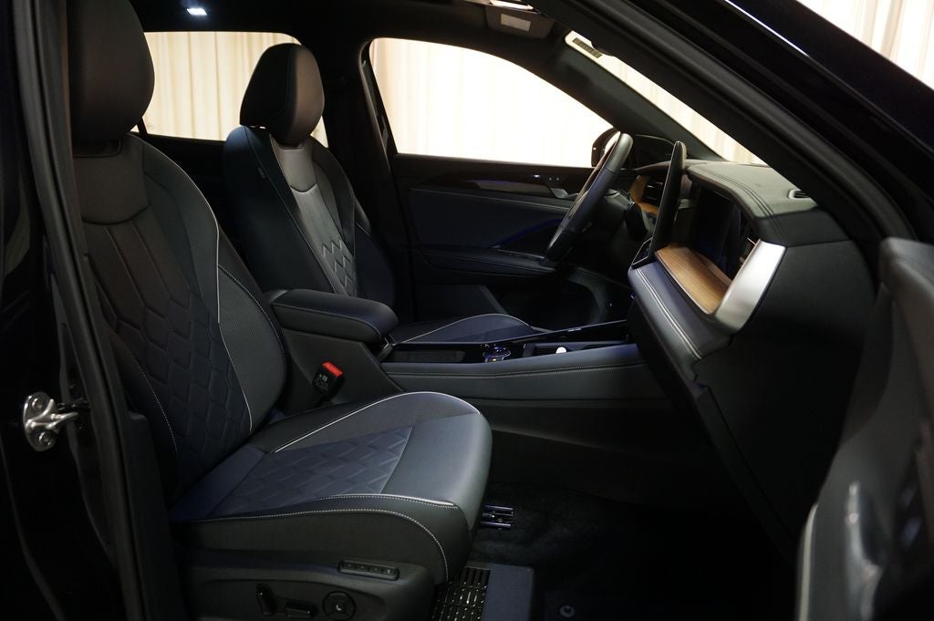 2025 Volkswagen Tiguan 2.0T SEL R-Line