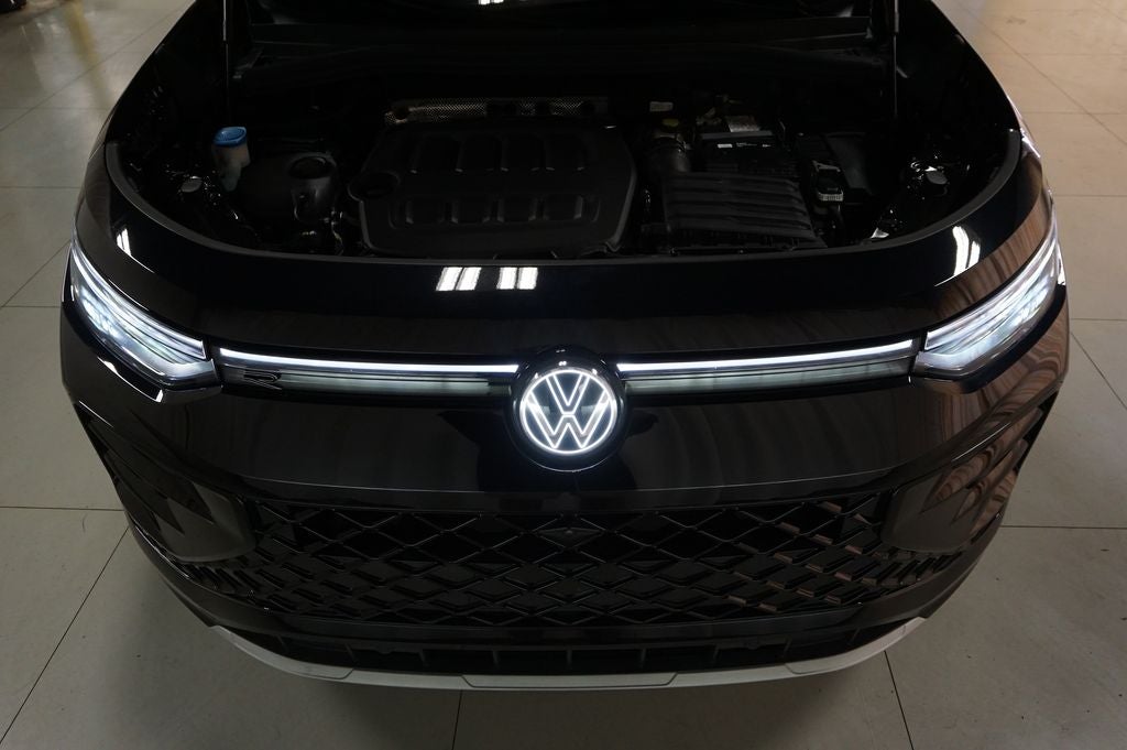 2025 Volkswagen Tiguan 2.0T SEL R-Line