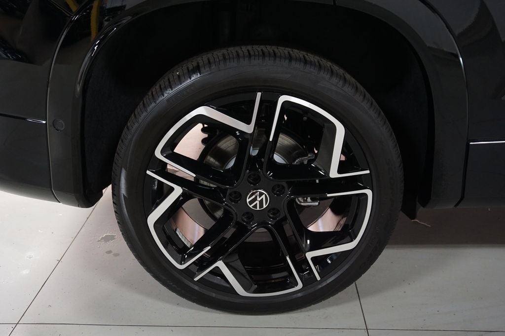 2025 Volkswagen Tiguan 2.0T SEL R-Line