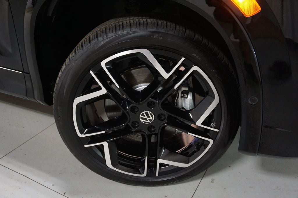 2025 Volkswagen Tiguan 2.0T SEL R-Line