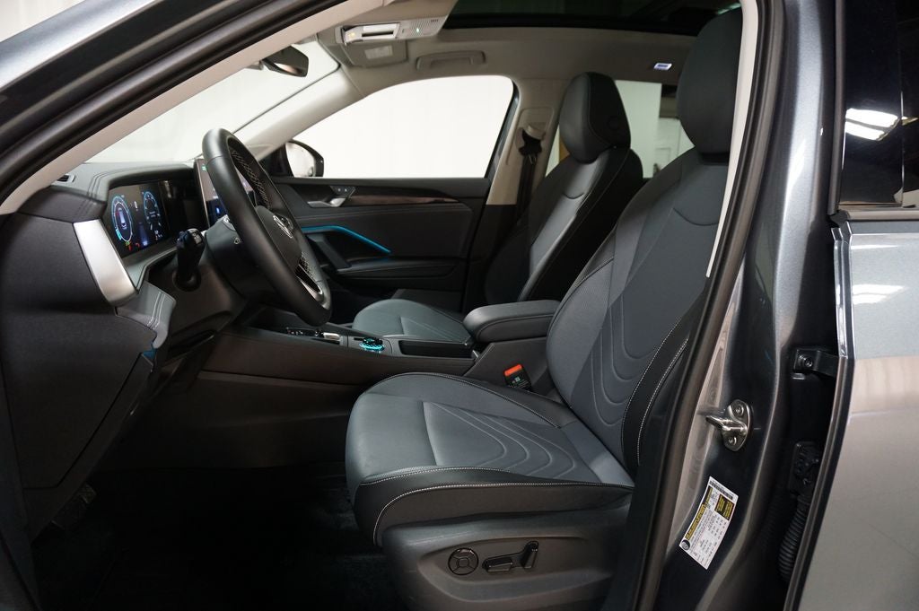 2025 Volkswagen Tiguan 2.0T SE