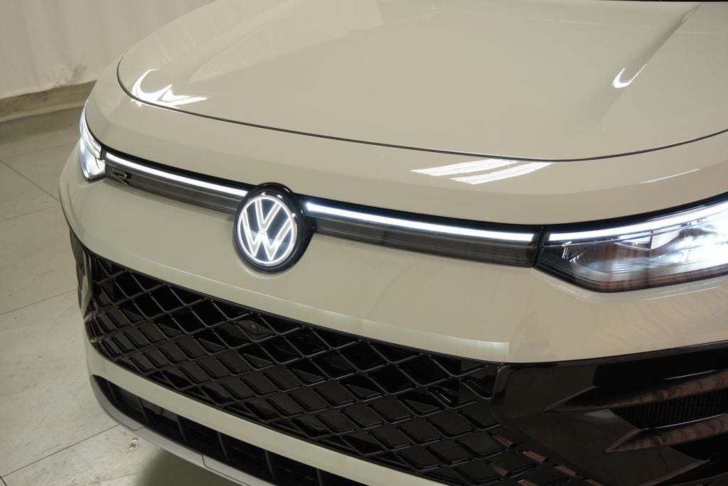 2026 Volkswagen Tiguan 2.0T SEL R-Line Turbo
