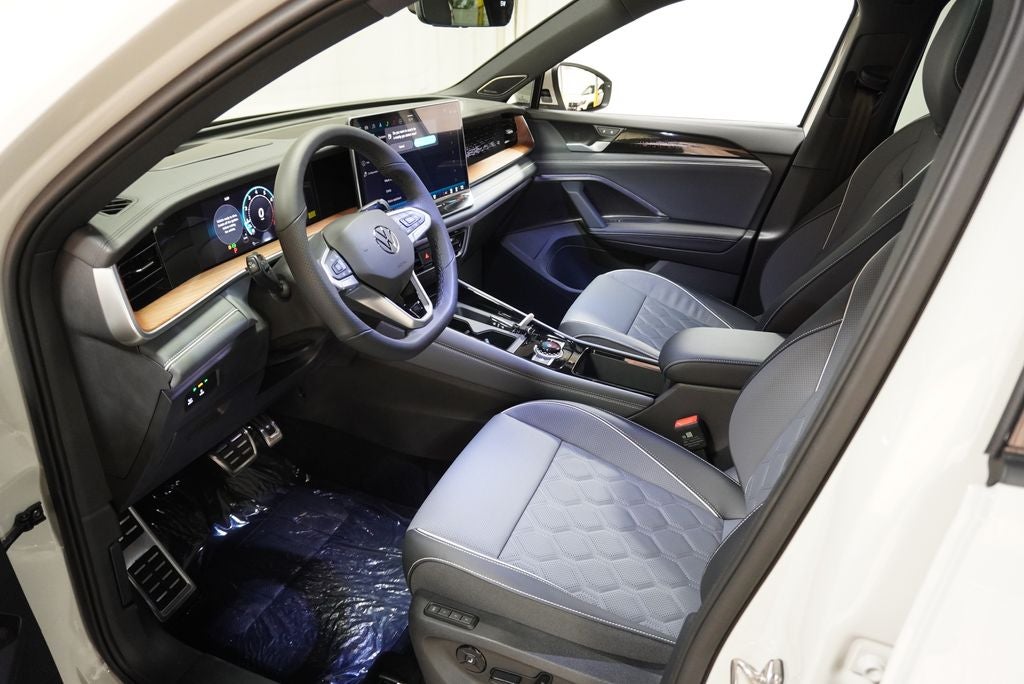 2026 Volkswagen Tiguan 2.0T SEL R-Line Turbo