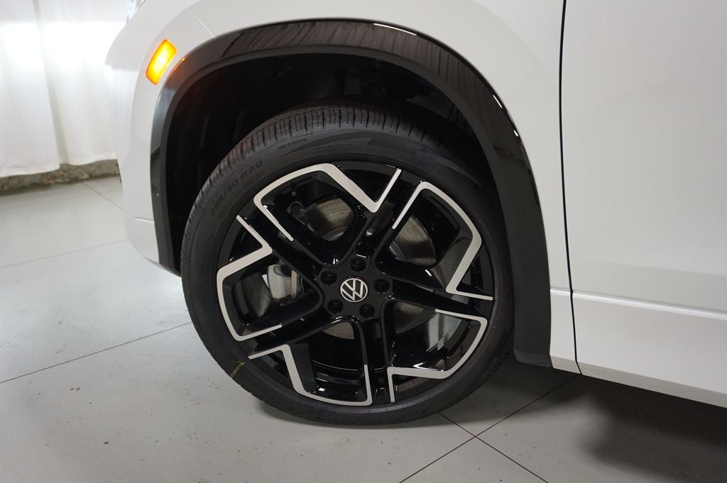 2026 Volkswagen Tiguan 2.0T SEL R-Line Turbo
