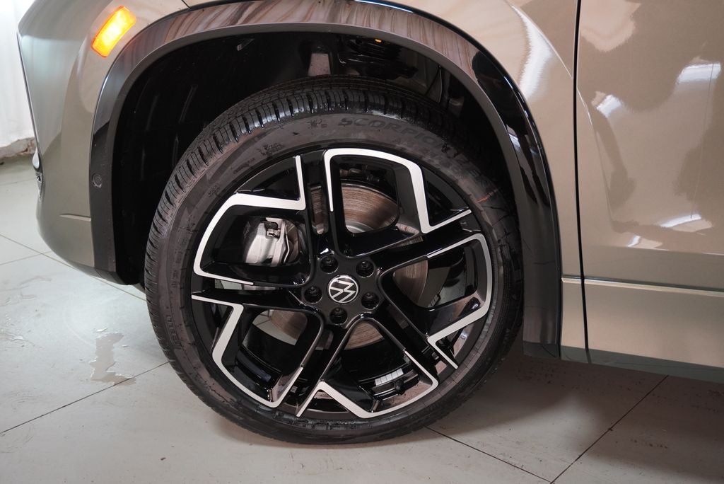 2026 Volkswagen Tiguan 2.0T SEL R-Line Turbo