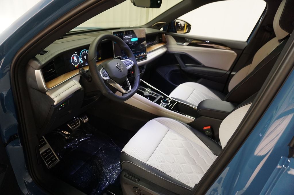 2026 Volkswagen Tiguan 2.0T SEL R-Line Turbo