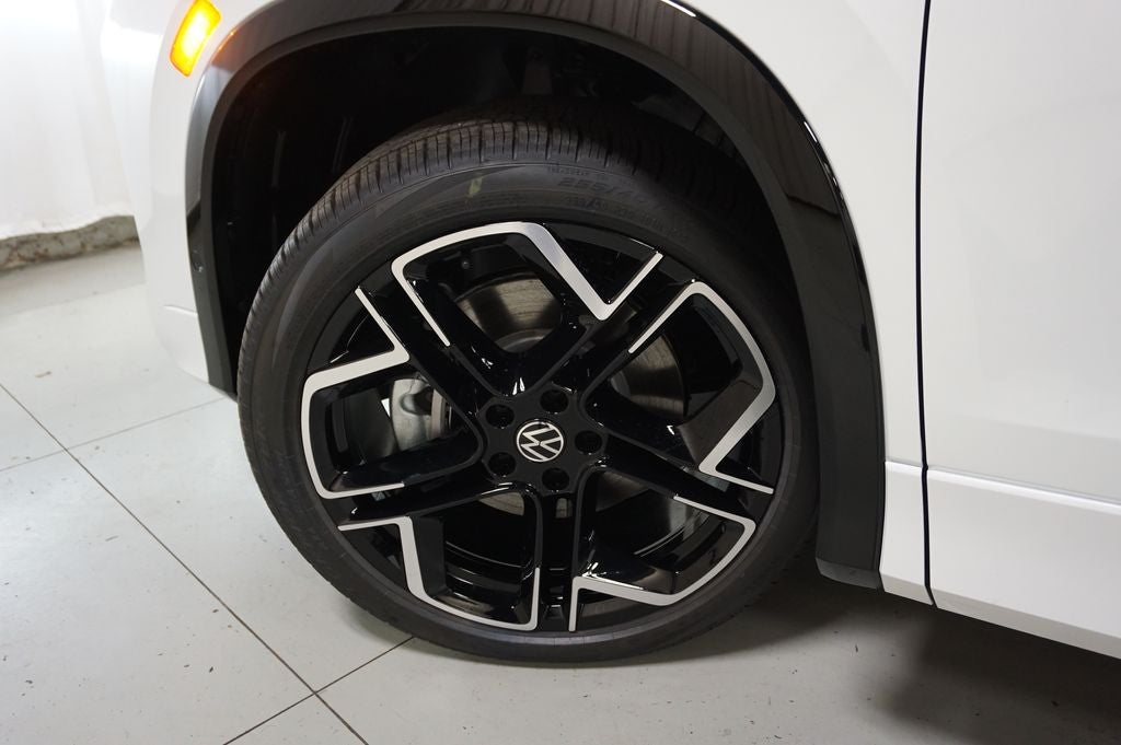 2026 Volkswagen Tiguan 2.0T SEL R-Line Turbo