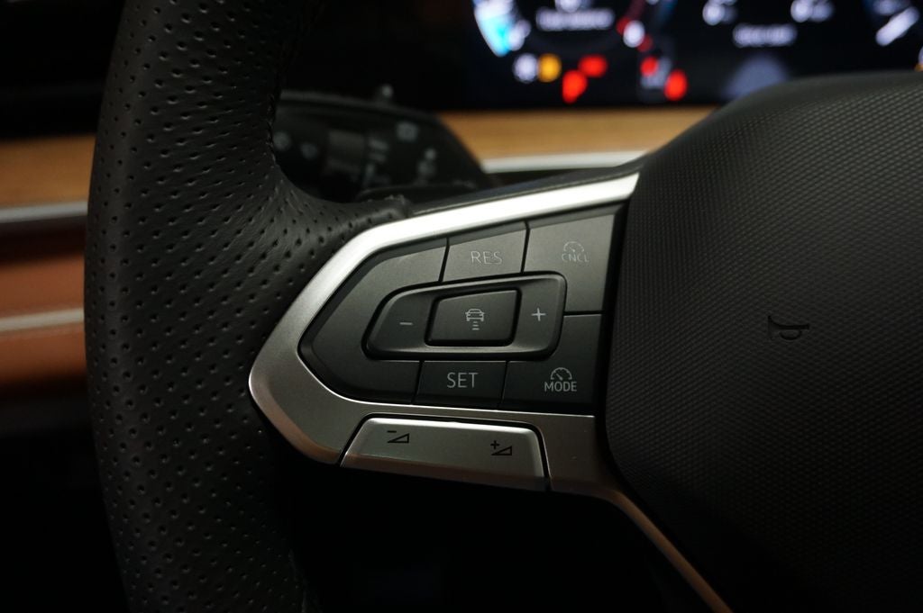 2026 Volkswagen Tiguan 2.0T SEL R-Line Turbo