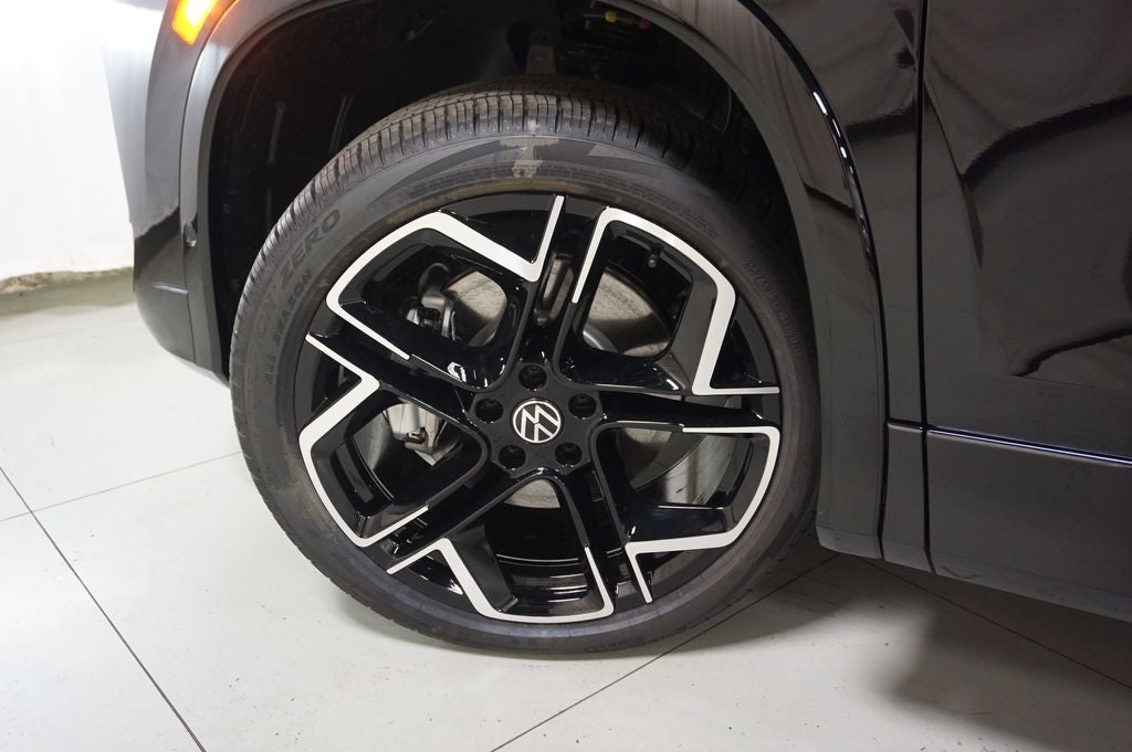 2026 Volkswagen Tiguan 2.0T SEL R-Line Turbo