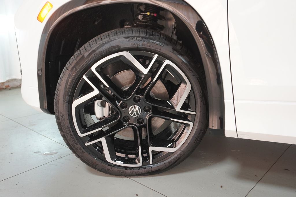 2026 Volkswagen Tiguan 2.0T SEL R-Line Turbo