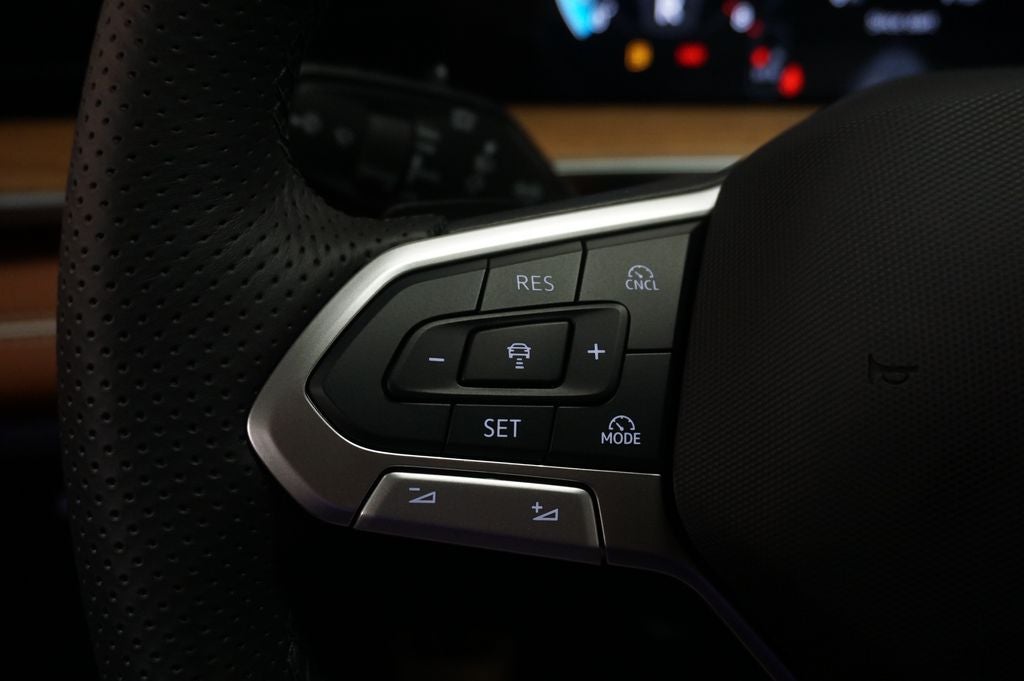 2026 Volkswagen Tiguan 2.0T SEL R-Line Turbo