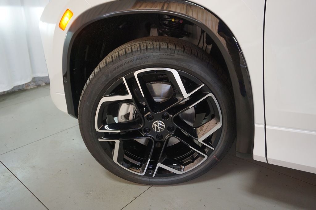 2026 Volkswagen Tiguan 2.0T SEL R-Line Turbo