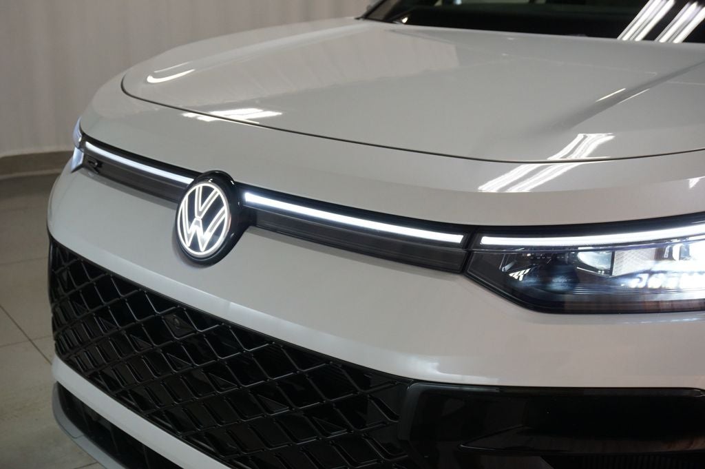 2026 Volkswagen Tiguan 2.0T SEL R-Line Turbo