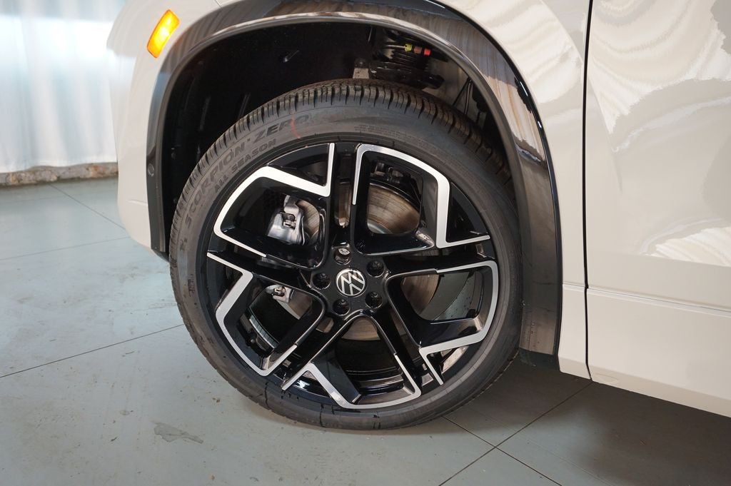 2026 Volkswagen Tiguan 2.0T SEL R-Line Turbo