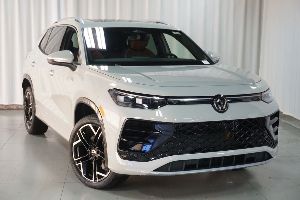 2026 Volkswagen Tiguan 2.0T SEL R-Line Turbo