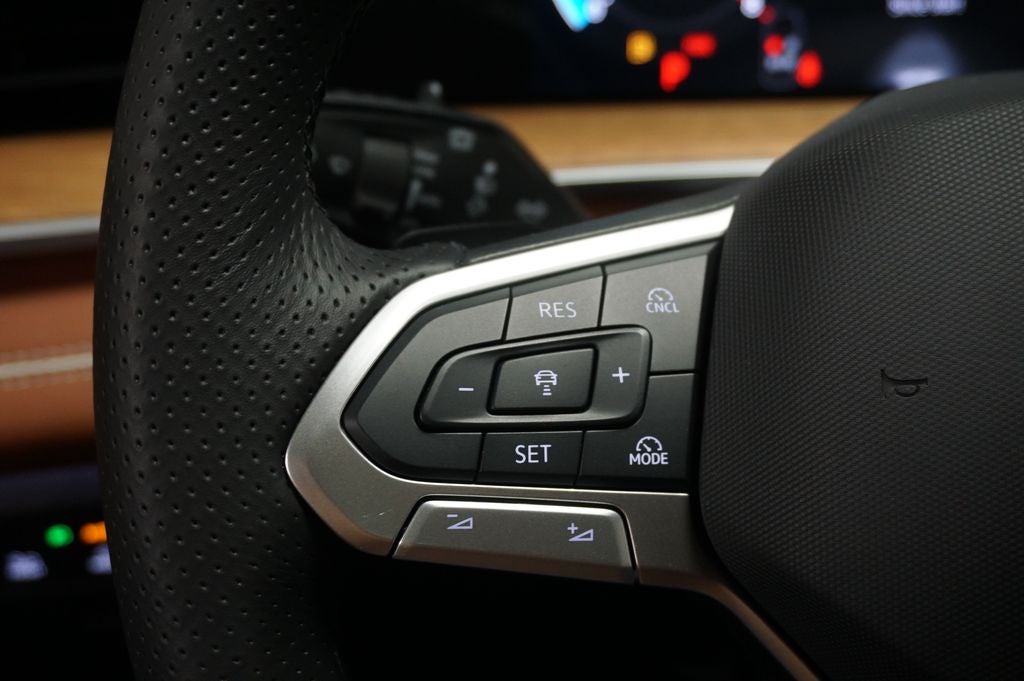 2026 Volkswagen Tiguan 2.0T SEL R-Line Turbo
